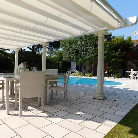 Wonderful With Pool On Albarella *